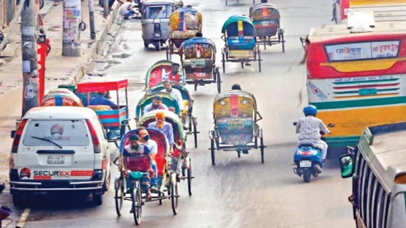 গুলশান-বনানী: তুলকালামের পরের দিনই উল্টো পথে অটোরিকশা